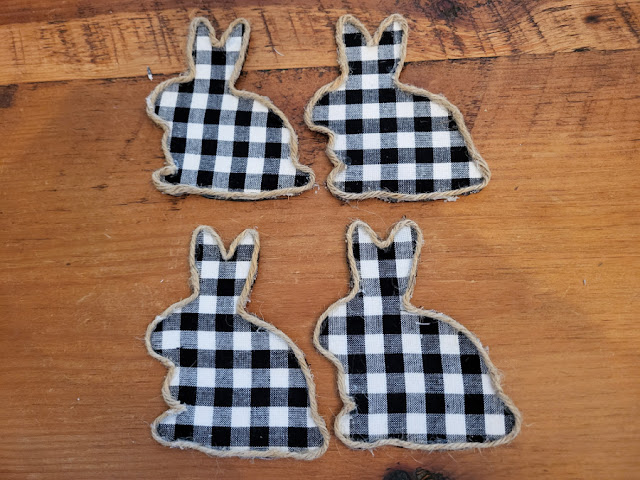 Black/White Checked Easter bunnies. Share NOW. #bunnies #blackandwhitechecked #farmhouse #Easter #eclecticredbarn